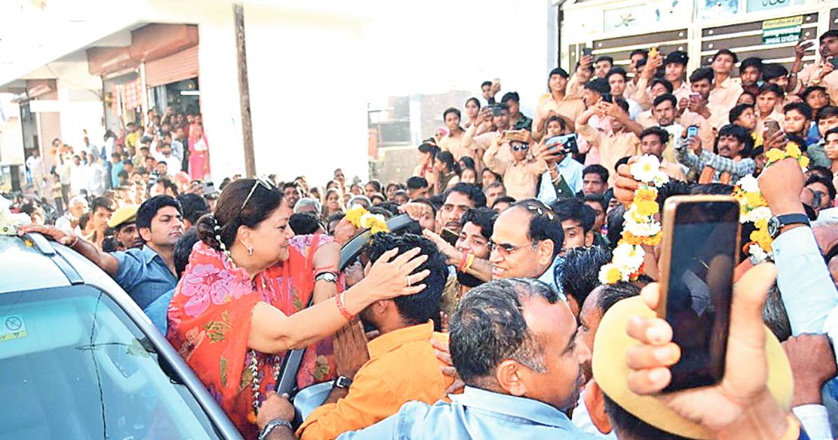 Raje’s ‘Dev Darshan’ continues, people throng to see the leader